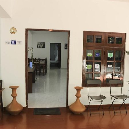 Yoho Travellers Residence 康提 外观 照片