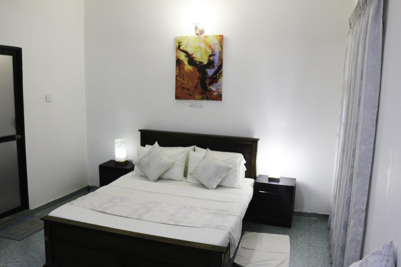 Yoho Travellers Residence 康提 外观 照片