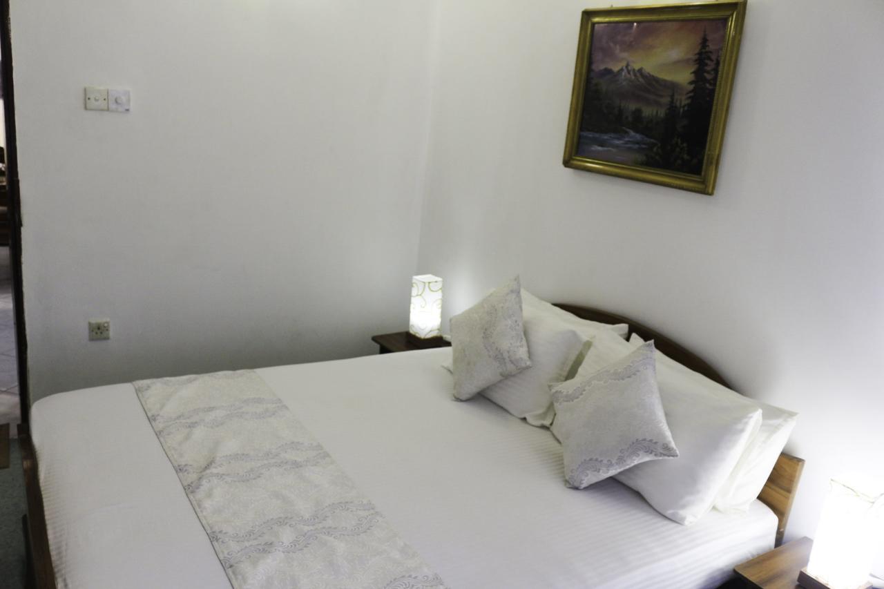 Yoho Travellers Residence 康提 外观 照片