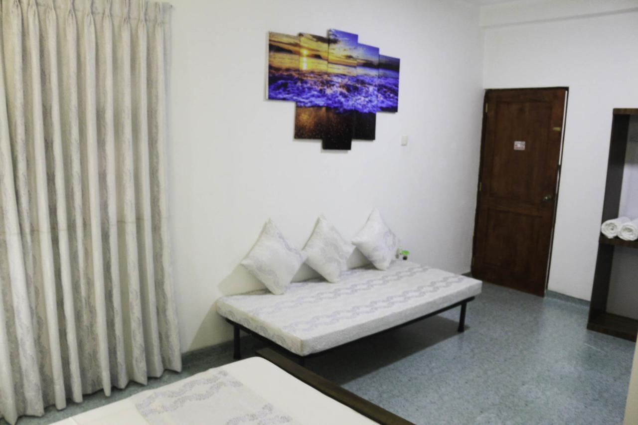 Yoho Travellers Residence 康提 外观 照片
