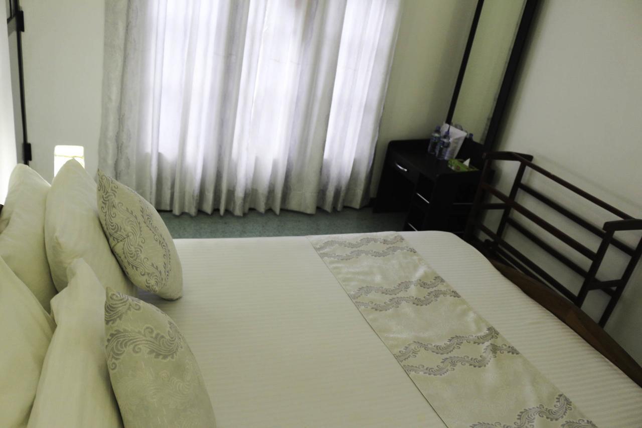 Yoho Travellers Residence 康提 外观 照片