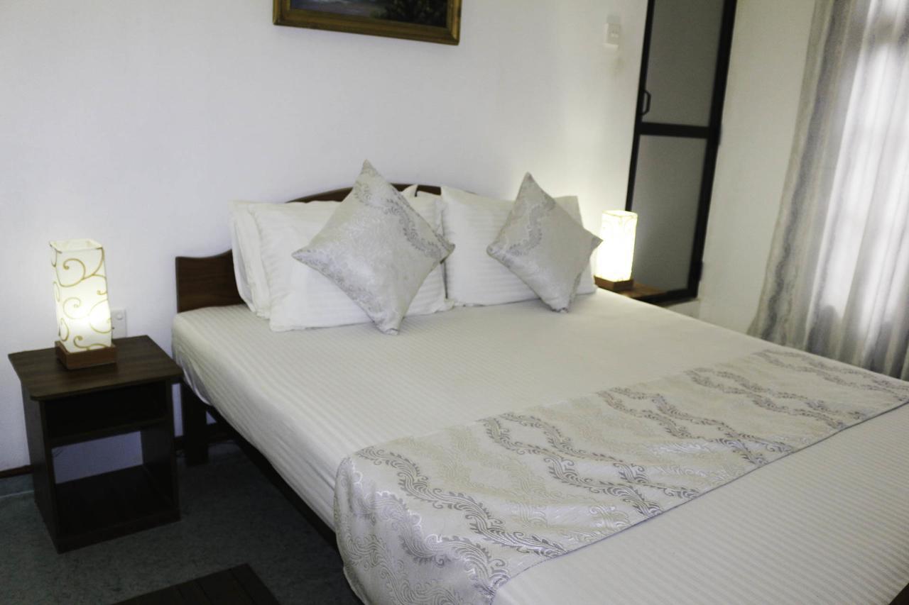 Yoho Travellers Residence 康提 外观 照片
