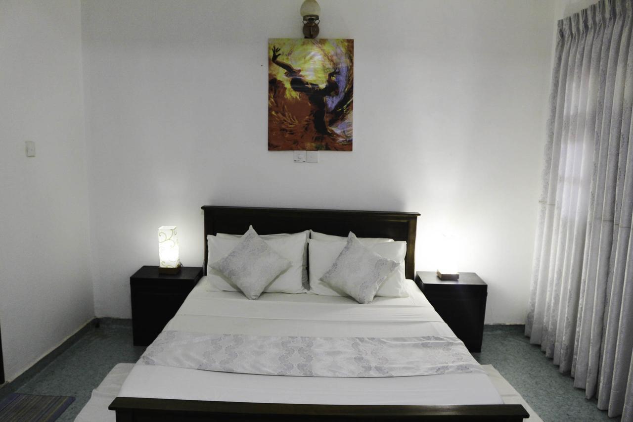 Yoho Travellers Residence 康提 外观 照片