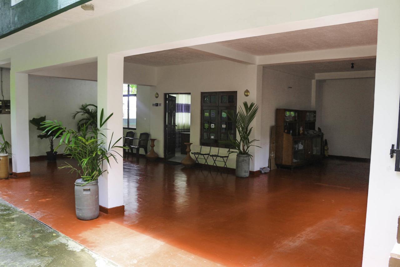 Yoho Travellers Residence 康提 外观 照片