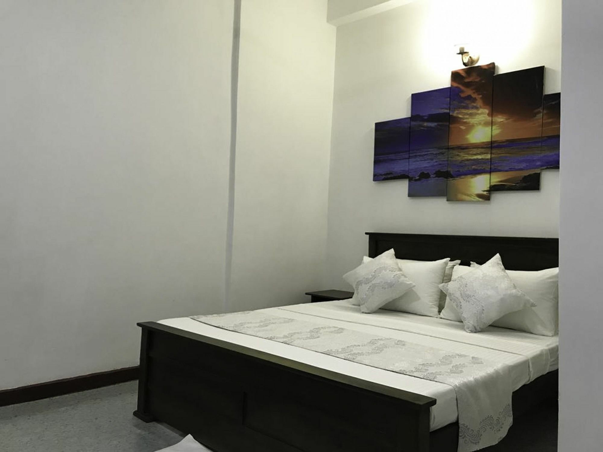 Yoho Travellers Residence 康提 外观 照片