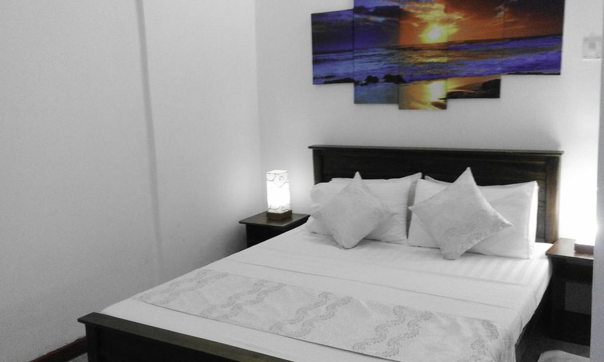 Yoho Travellers Residence 康提 外观 照片